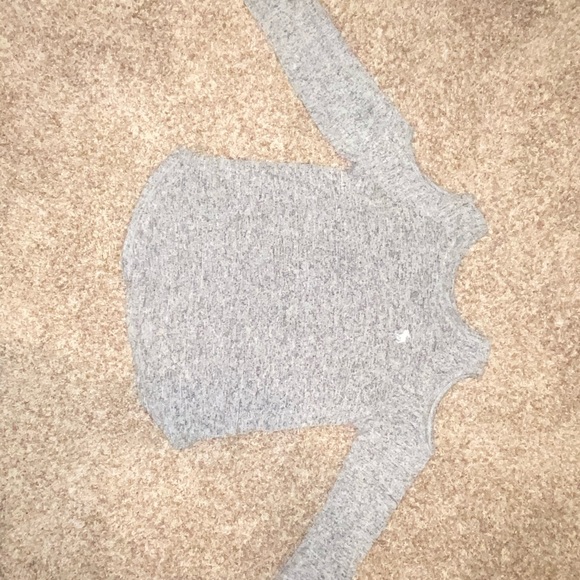 Cold shoulder - Picture 2 of 2